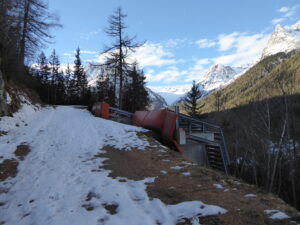 Après l'épingle 1350, un peu plus loin il n'y a plus de neige