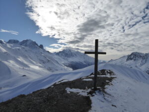 Sommet de l'Arolette, quelques skieurs à la tête de Balme