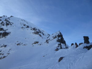 Du col du Belvédère, l'arête NE du Belvédère