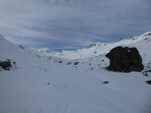 Pointe des trois Lacs au fond de la combe de Drône