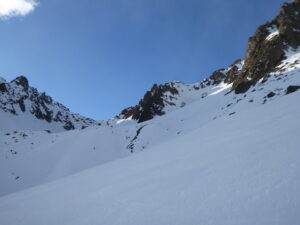 La combe vue du bas, col de la Glière à gauche