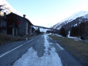 ça passe juste sur la route en aval de Ferret