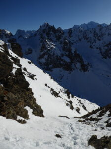 Couloir S de la pointe Alphonse Favre en transfo plutôt lisse à gauche de la trace