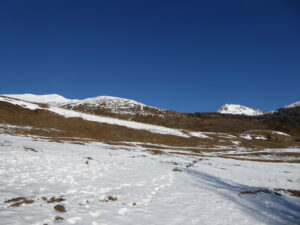 Au départ de Vétan, pointe Leysser à g. mont Fallère à d.
