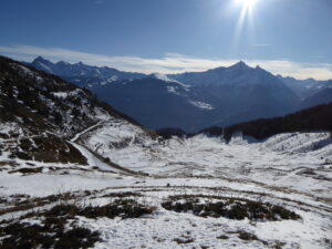 Vallon de Verrogne vers 2000, à g. Emilius, à d. Grivola