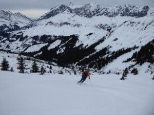 Descente dans les pentes NO du Petit Croisse Baulet