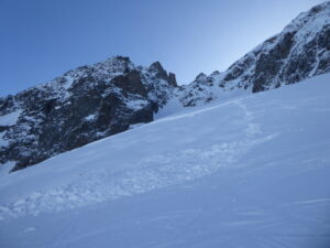 Petite plaque sous le col Belvédère