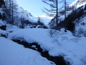 Seul passage où il faut enjamber un ruisseau. Cela passe sans déchausser