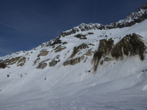 La moraine en bas de la montée au Passon passe bien à pied, bonne trace