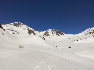 De d. à g. col Fenêtre, mont Vertosan, mont Rouge