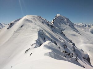 Le col Vertosan S, le mont Vertosan S et le mont Rouge