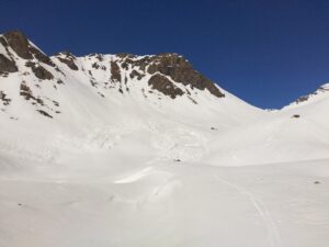 Grosse coulée dans les pentes SE du Vertosan S