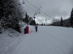 Départ sur la piste, pas très bucolique