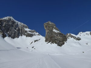 Tour des Fous et le vallon descendu.