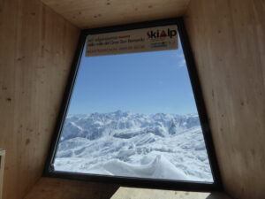 Vue sur le massif du Grand Paradis du bivouac sous le sommet