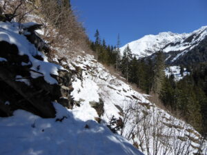 L'éboulement franchi à pied à la montée comme à la descente