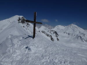 Croix sommitale, monts Rouge, Vertosan et Fallère