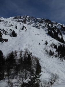 Couloir NO de la pointe S du Jovet avec pas mal de boules dans le bas