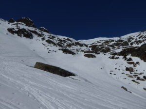 Refuge de Pierre à Bérard sous la neige