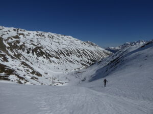 Montée au plan de Tcholeire