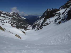 Vallon de Bérard avec quelques cm de poudre dans le haut