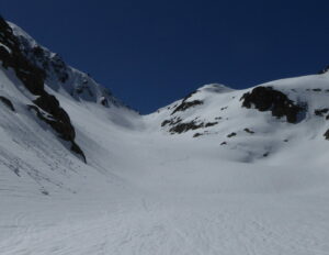 Bon ski dans le haut