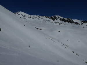 Dans la montée , au fond les monts Telliers et les dents du Grand Lé