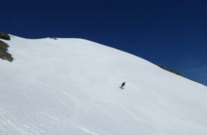 Premiers virages sous le sommet