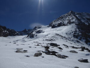 Montée vers la pente finale de la pointe Rabuigne