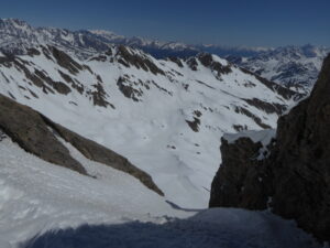 Du haut du couloir ouest, le couloir est et le haut du vallon de Planaval