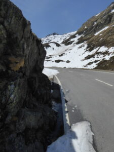 Route du GSB, quelques passages commencent à être déneigés